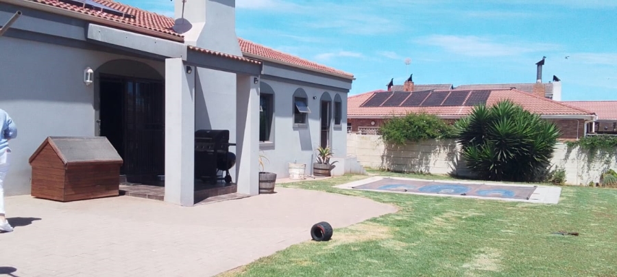 3 Bedroom Property for Sale in Vredenburg Western Cape